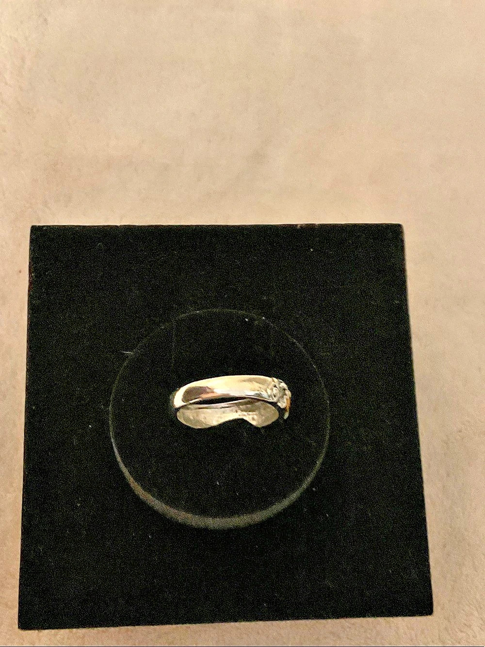 Engraved Two-Tone Ring - Picture 4 of 5